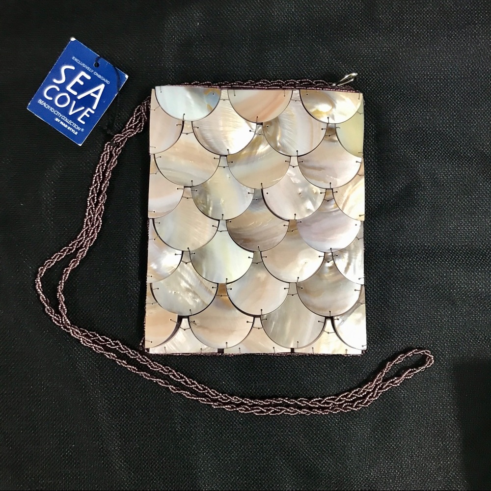 Sea Cove Women’s Handstitch Mother of Pearl Purse